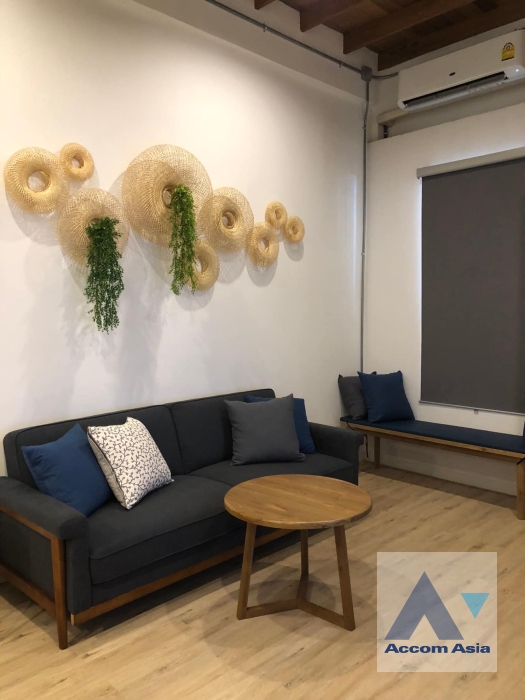  1  2 br House For Rent in Dusit ,Bangkok  AA35917