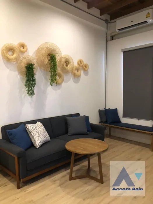 unit 2 Bedrooms  House For Rent in Dusit, Bangkok  (AA35917)