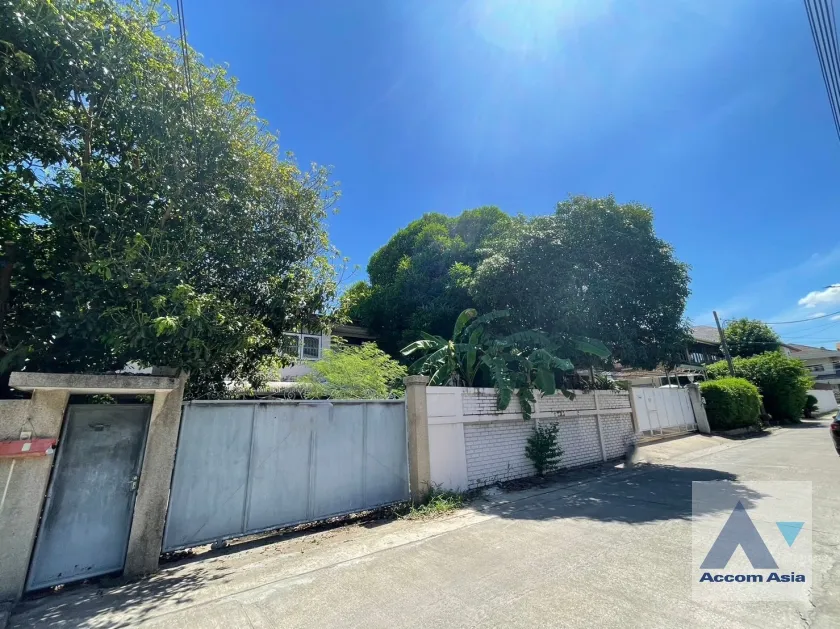 unit House For Sale in Sukhumvit, Bangkok  near BTS Phra khanong (AA35921)