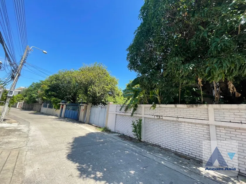 unit House For Sale in Sukhumvit, Bangkok  near BTS Phra khanong (AA35921)