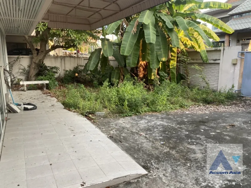 6  House For Sale in Sukhumvit ,Bangkok BTS Phra khanong AA35921