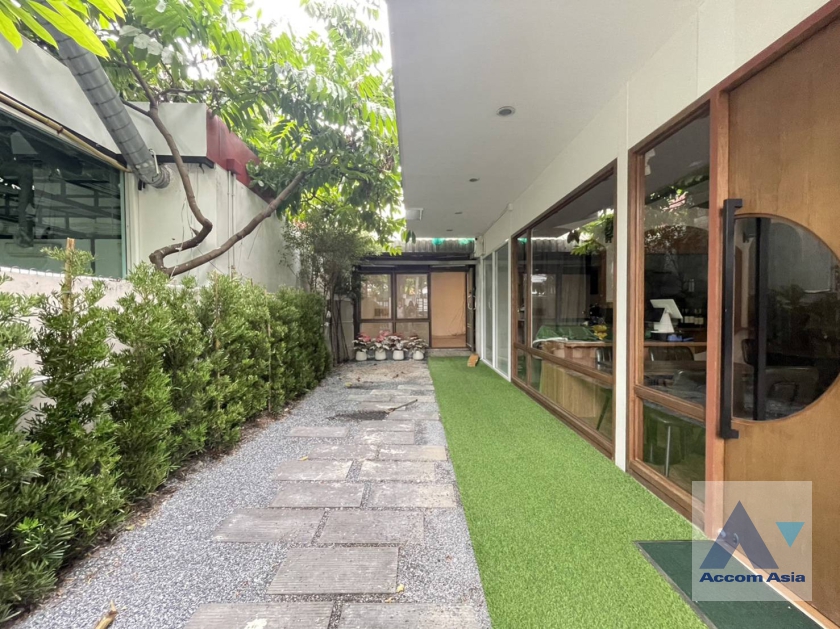  1  Retail / Showroom For Rent in Phaholyothin ,Bangkok BTS Ari AA35970