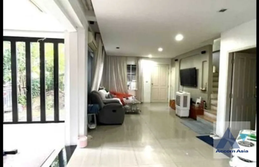 unit 2 Bedrooms  Townhouse For Sale in Lat Phrao, Bangkok  (AA35990)