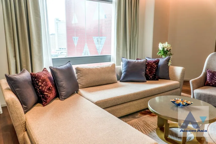 unit 3 Bedrooms  Apartment For Rent in Phaholyothin, Bangkok  near BTS Ratchathewi (AA36004)