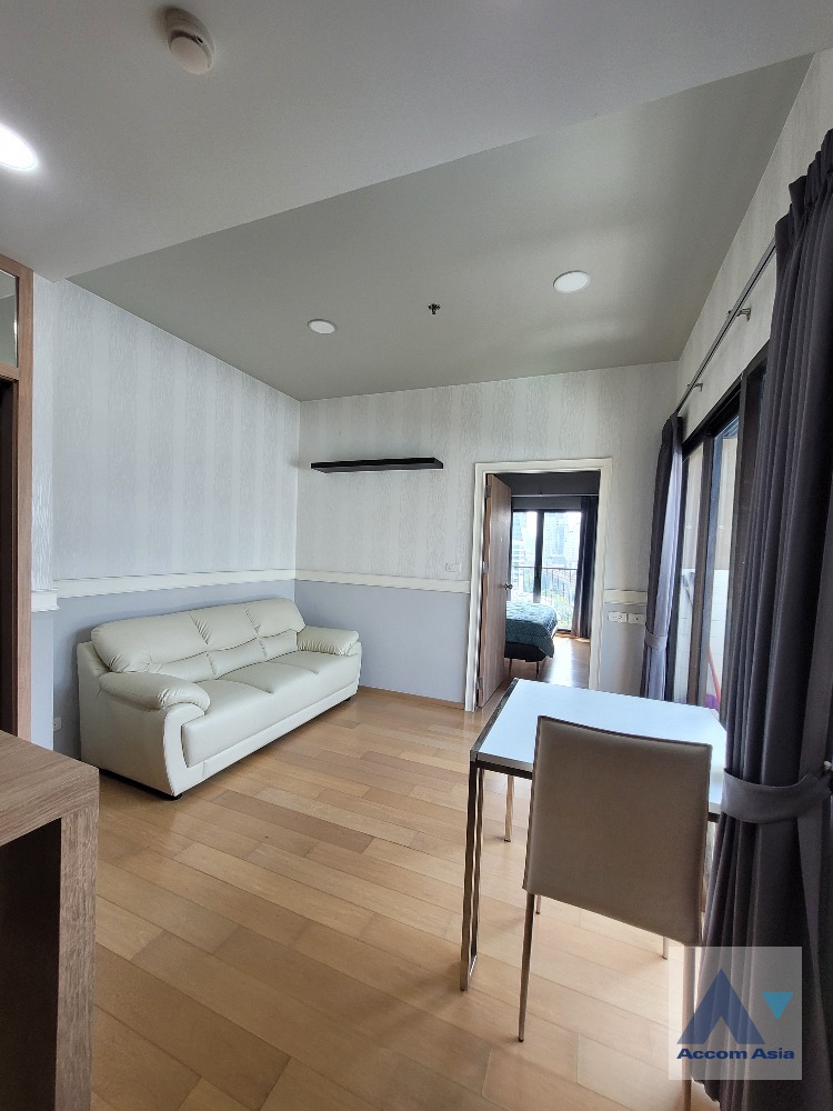  2  1 br Condominium For Sale in Phaholyothin ,Bangkok BTS Phaya Thai - ARL Phayathai at Noble Revent AA36007