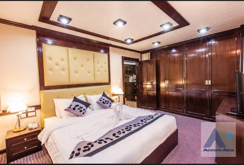 11  Building For Rent in Sukhumvit ,Bangkok BTS Ekkamai at Pleasant Atmosphere AA36011