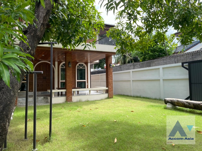  2  4 br House For Rent in Phaholyothin ,Bangkok ARL Makkasan - BTS Victory Monument AA36013