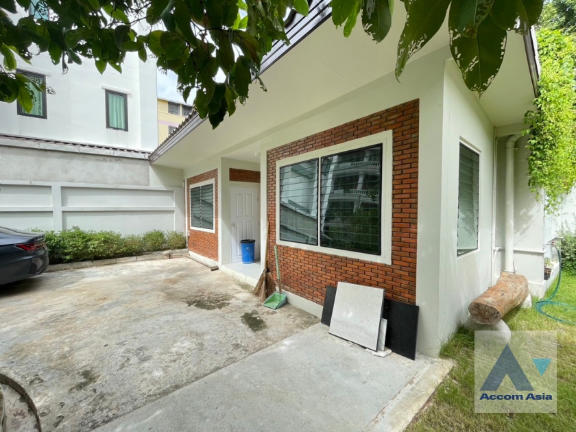 6  4 br House For Rent in Phaholyothin ,Bangkok ARL Makkasan - BTS Victory Monument AA36013