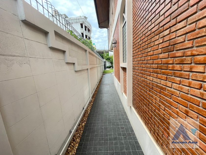 9  4 br House For Rent in Phaholyothin ,Bangkok ARL Makkasan - BTS Victory Monument AA36013