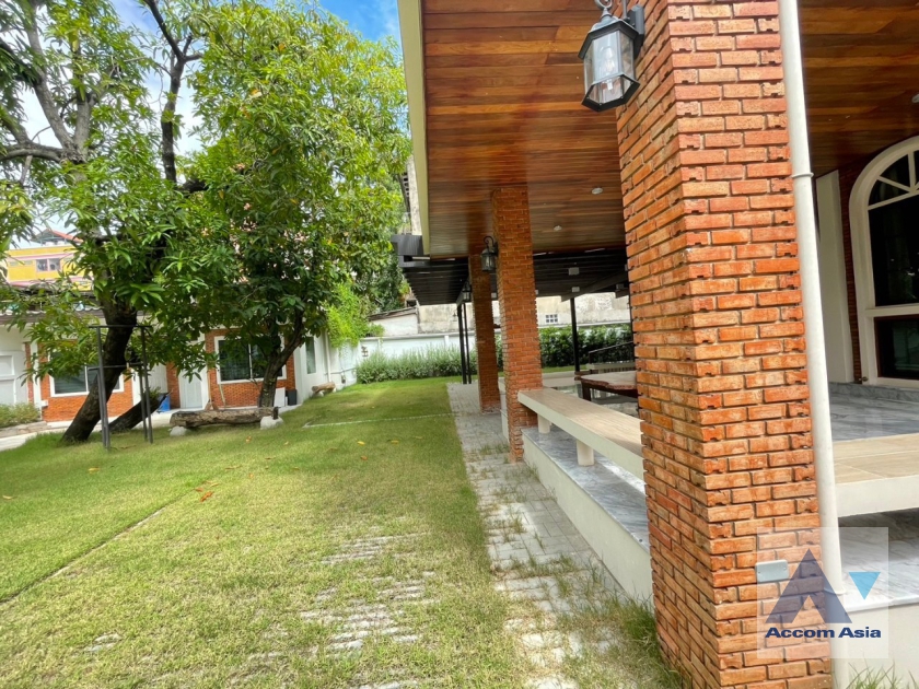 4  4 br House For Rent in Phaholyothin ,Bangkok ARL Makkasan - BTS Victory Monument AA36013