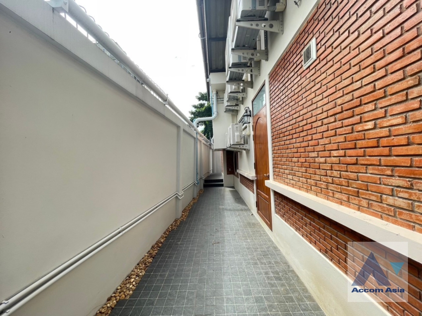 8  4 br House For Rent in Phaholyothin ,Bangkok ARL Makkasan - BTS Victory Monument AA36013