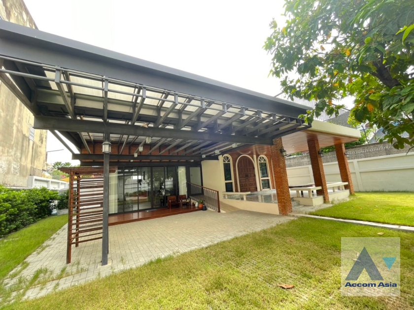 15  4 br House For Rent in Phaholyothin ,Bangkok ARL Makkasan - BTS Victory Monument AA36013