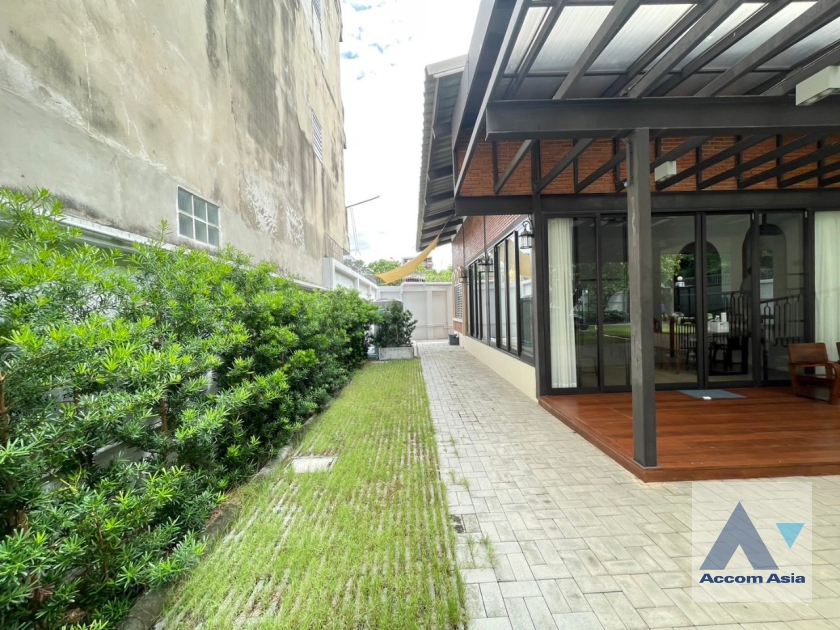 11  4 br House For Rent in Phaholyothin ,Bangkok ARL Makkasan - BTS Victory Monument AA36013