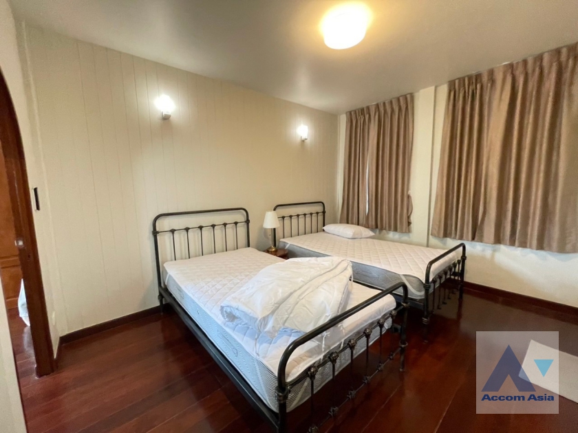 13  4 br House For Rent in Phaholyothin ,Bangkok ARL Makkasan - BTS Victory Monument AA36013