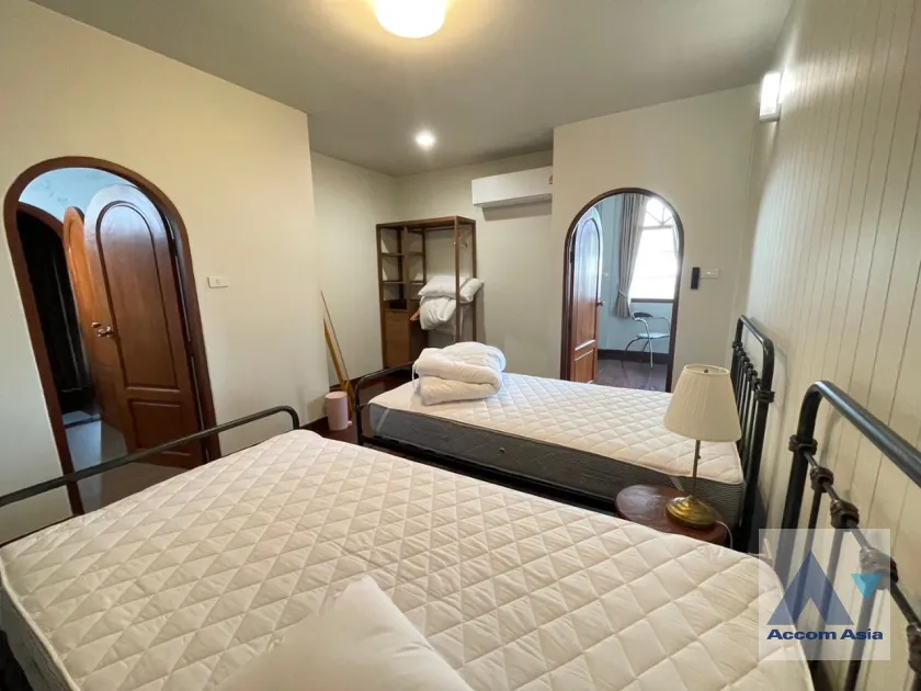 17  4 br House For Rent in Phaholyothin ,Bangkok ARL Makkasan - BTS Victory Monument AA36013