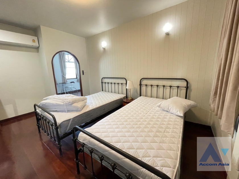 16  4 br House For Rent in Phaholyothin ,Bangkok ARL Makkasan - BTS Victory Monument AA36013