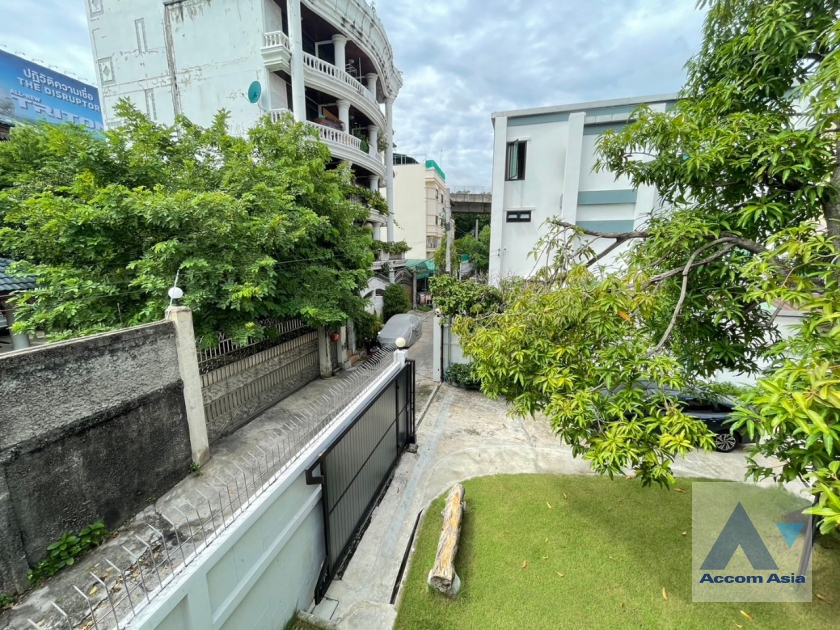 59  4 br House For Rent in Phaholyothin ,Bangkok ARL Makkasan - BTS Victory Monument AA36013
