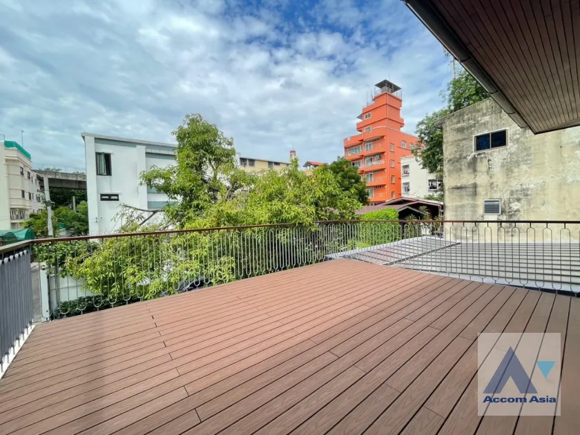 50  4 br House For Rent in Phaholyothin ,Bangkok ARL Makkasan - BTS Victory Monument AA36013