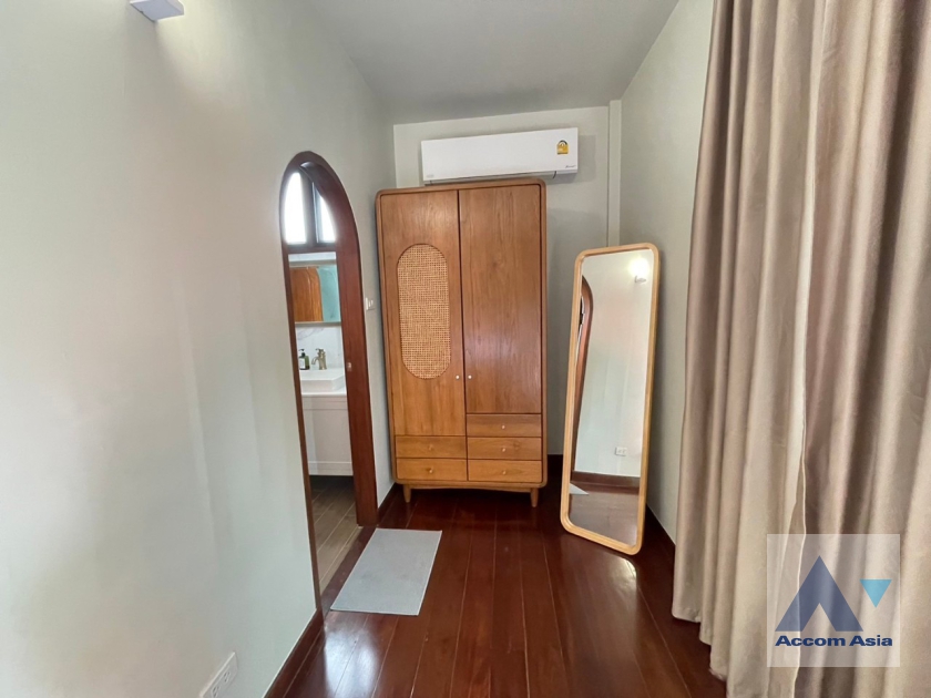 34  4 br House For Rent in Phaholyothin ,Bangkok ARL Makkasan - BTS Victory Monument AA36013