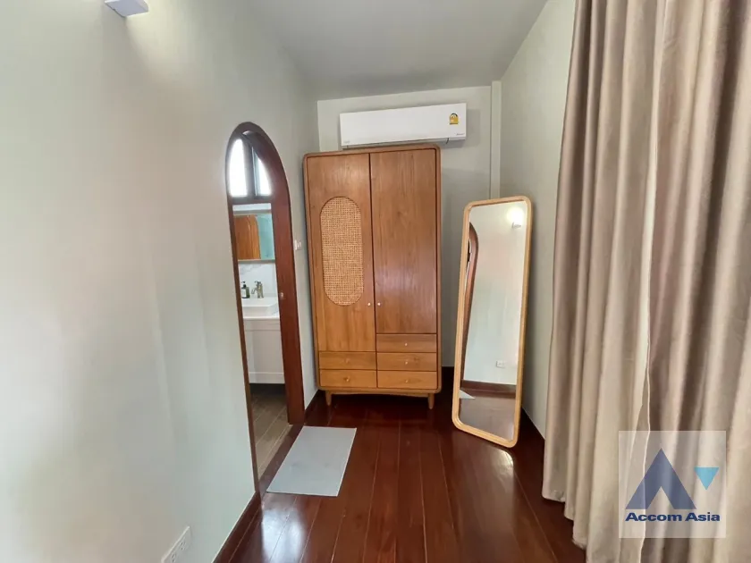 34  4 br House For Rent in Phaholyothin ,Bangkok ARL Makkasan - BTS Victory Monument AA36013