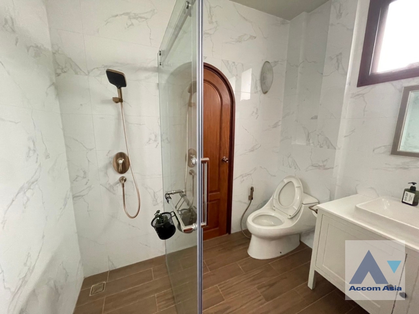 49  4 br House For Rent in Phaholyothin ,Bangkok ARL Makkasan - BTS Victory Monument AA36013