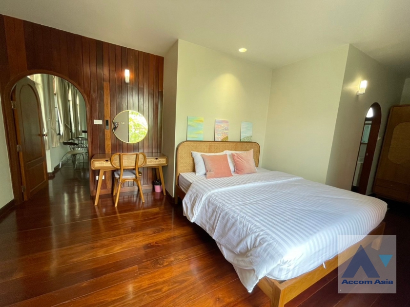 27  4 br House For Rent in Phaholyothin ,Bangkok ARL Makkasan - BTS Victory Monument AA36013