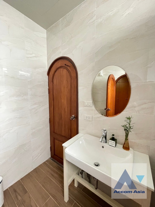 44  4 br House For Rent in Phaholyothin ,Bangkok ARL Makkasan - BTS Victory Monument AA36013