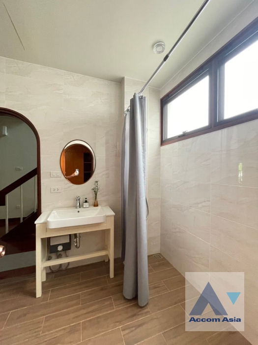 35  4 br House For Rent in Phaholyothin ,Bangkok ARL Makkasan - BTS Victory Monument AA36013