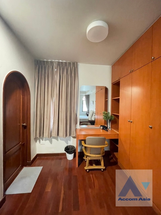 33  4 br House For Rent in Phaholyothin ,Bangkok ARL Makkasan - BTS Victory Monument AA36013