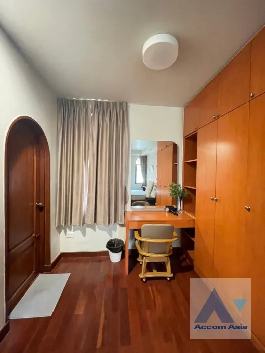 33  4 br House for rent and sale in Phaholyothin ,Bangkok ARL Makkasan - BTS Victory Monument AA36013