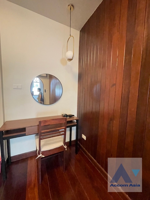 36  4 br House For Rent in Phaholyothin ,Bangkok ARL Makkasan - BTS Victory Monument AA36013