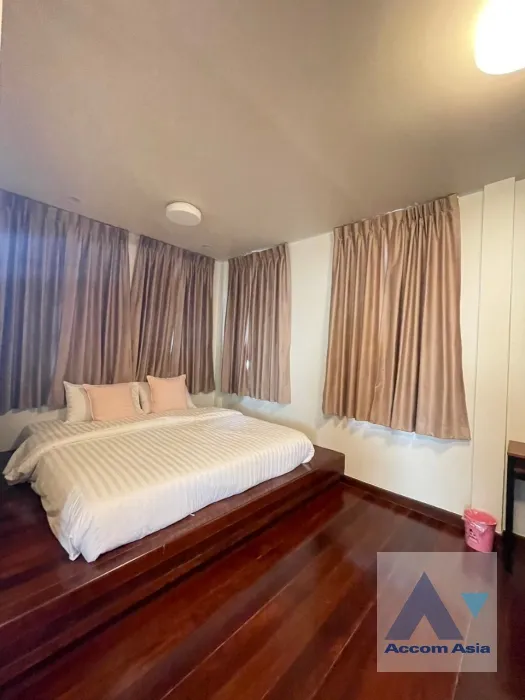 28  4 br House For Rent in Phaholyothin ,Bangkok ARL Makkasan - BTS Victory Monument AA36013