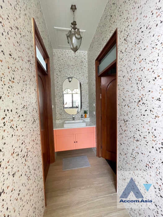 51  4 br House For Rent in Phaholyothin ,Bangkok ARL Makkasan - BTS Victory Monument AA36013