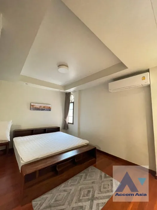 32  4 br House For Rent in Phaholyothin ,Bangkok ARL Makkasan - BTS Victory Monument AA36013