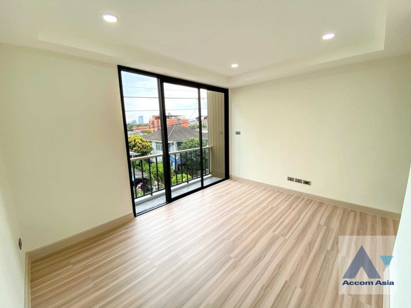 4  3 br Townhouse for rent and sale in Sukhumvit ,Bangkok BTS Udomsuk AA36022