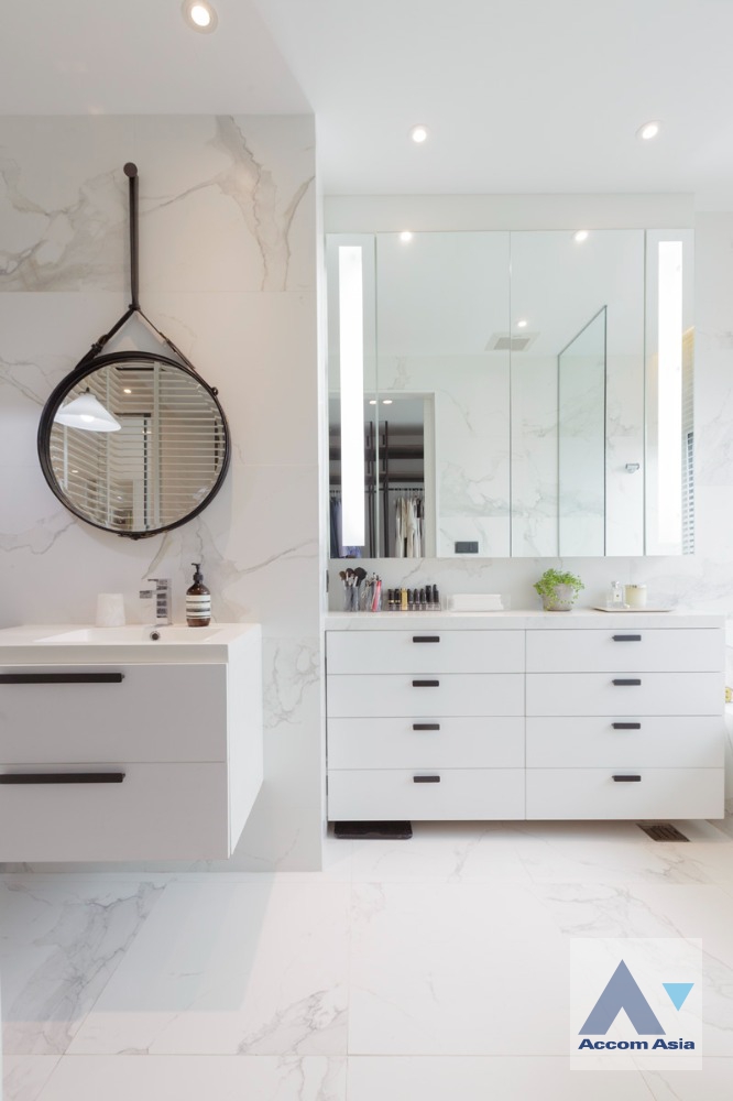 6  1 br Condominium For Sale in Sukhumvit ,Bangkok BTS Thong Lo at Noble Ora AA36031