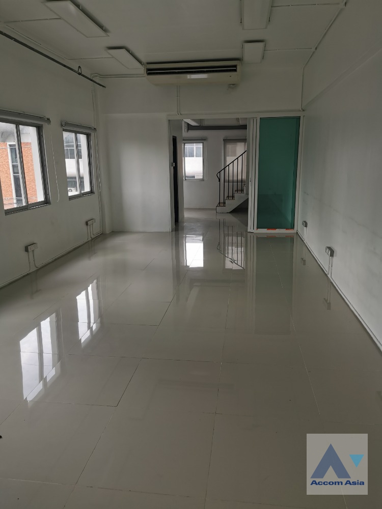 5  Office Space For Sale in Sukhumvit ,Bangkok BTS Thong Lo at Liberty Plaza AA36069