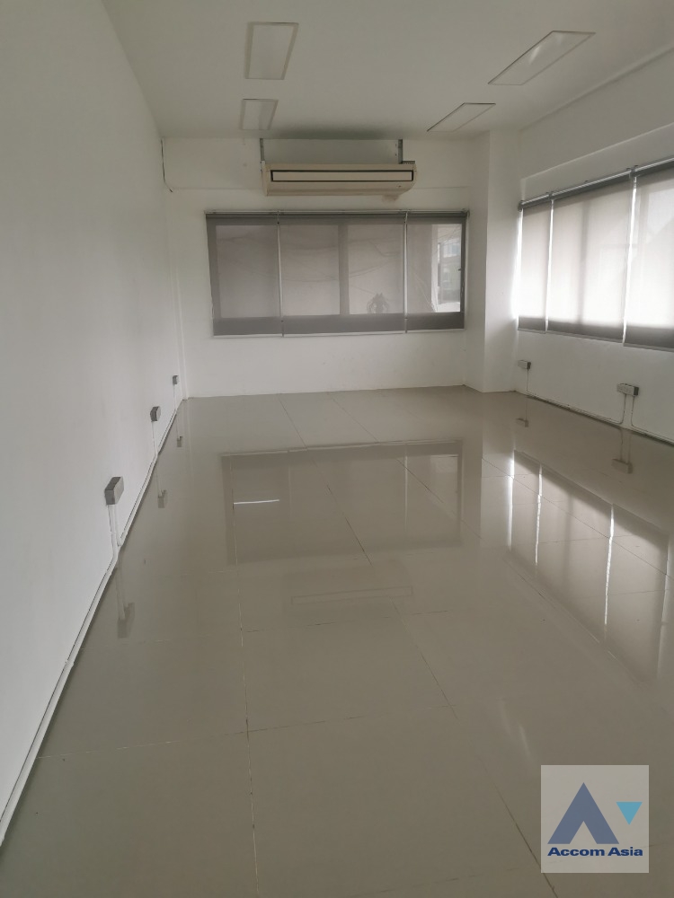  1  Office Space For Sale in Sukhumvit ,Bangkok BTS Thong Lo at Liberty Plaza AA36069