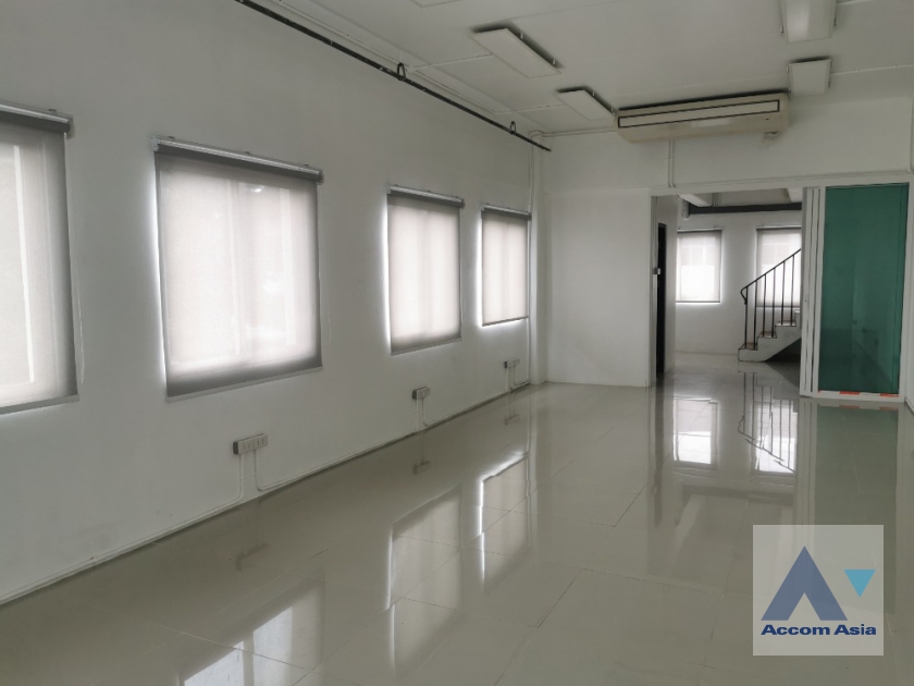  1  Office Space For Sale in Sukhumvit ,Bangkok BTS Thong Lo at Liberty Plaza AA36069