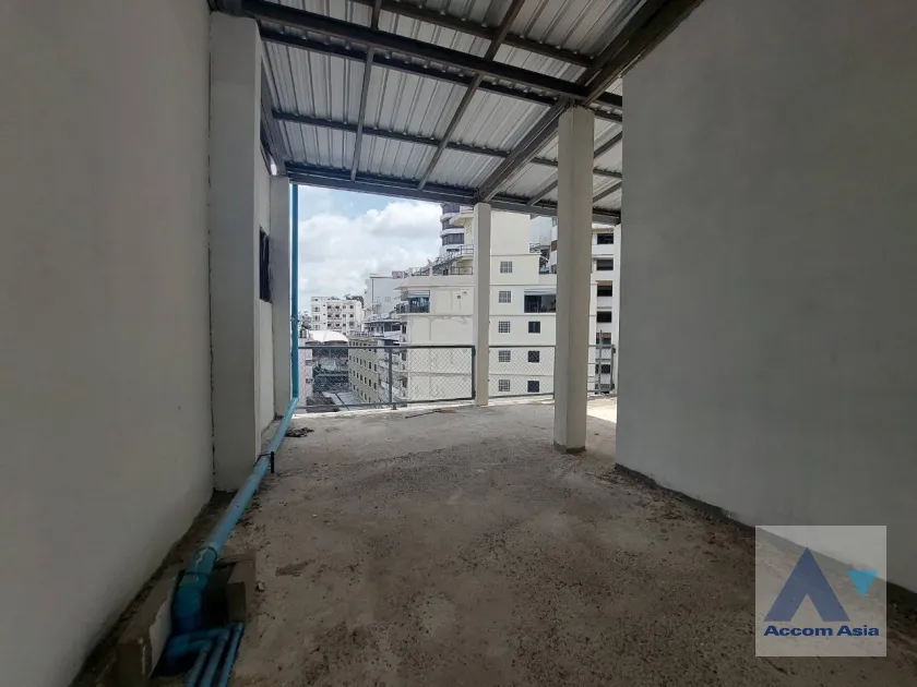 7  1 br Building For Rent in Sukhumvit ,Bangkok BTS Nana AA36074