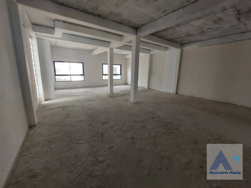  2  1 br Building For Rent in Sukhumvit ,Bangkok BTS Nana AA36074