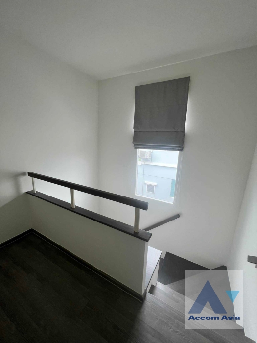 5  3 br House For Sale in Bang Na ,  at Home One  AA36149