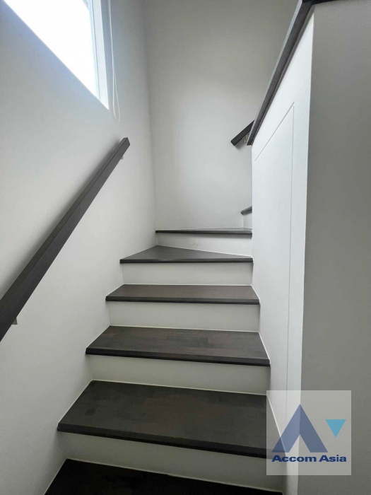 4  3 br House For Sale in Bang Na ,  at Home One  AA36149