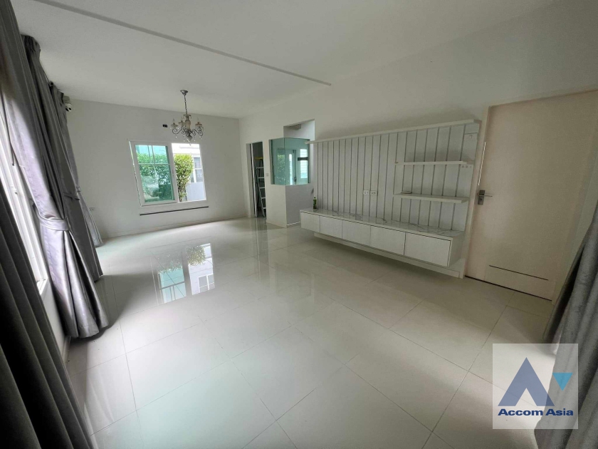  2  3 br House For Sale in Bang Na ,  at Home One  AA36149