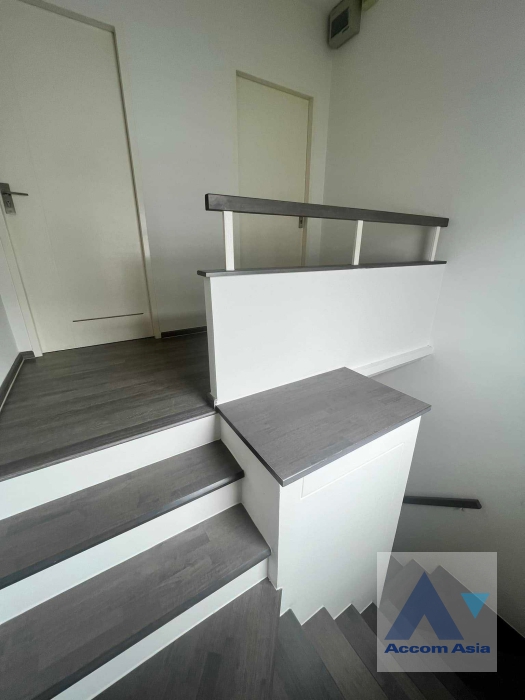 6  3 br House For Sale in Bang Na ,  at Home One  AA36149