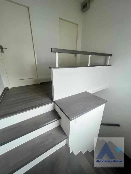 6  3 br House For Sale in Bang Na ,  at Home One  AA36149