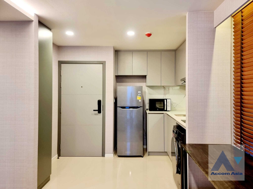  1  2 br Condominium For Sale in Pattanakarn ,Bangkok BTS On Nut at Ikon Sukhumvit 77 AA36163