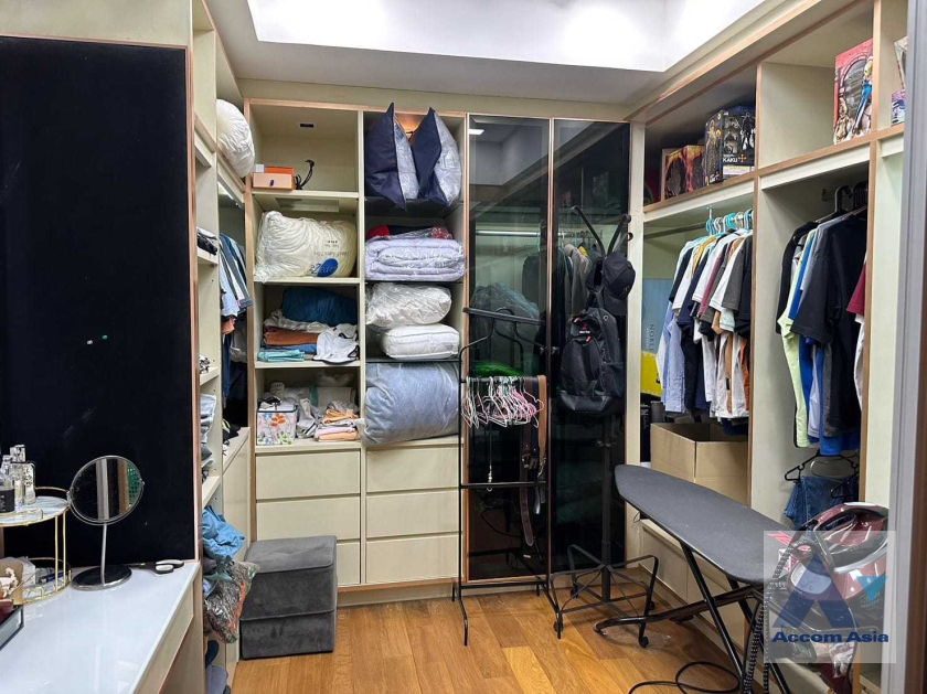 6  3 br Townhouse For Sale in Pattanakarn ,Bangkok ARL Ramkhamhaeng at Noble Cube AA36167