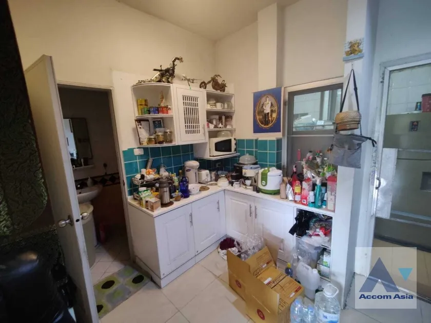 unit 3 Bedrooms  Townhouse For Sale in Bang Na, Bangkok  near BTS Bearing (AA36178)