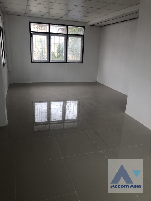 4  5 br House For Rent in Phaholyothin ,Bangkok BTS Saphan-Kwai AA36181